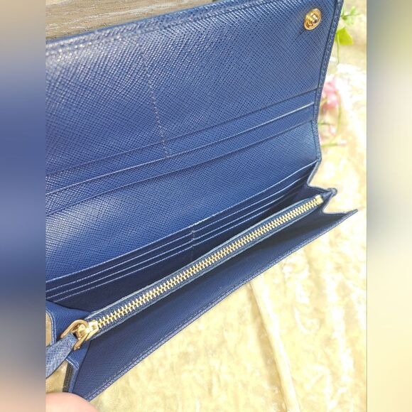 Authentic Prada Long Wallet - Picture 8 of 15